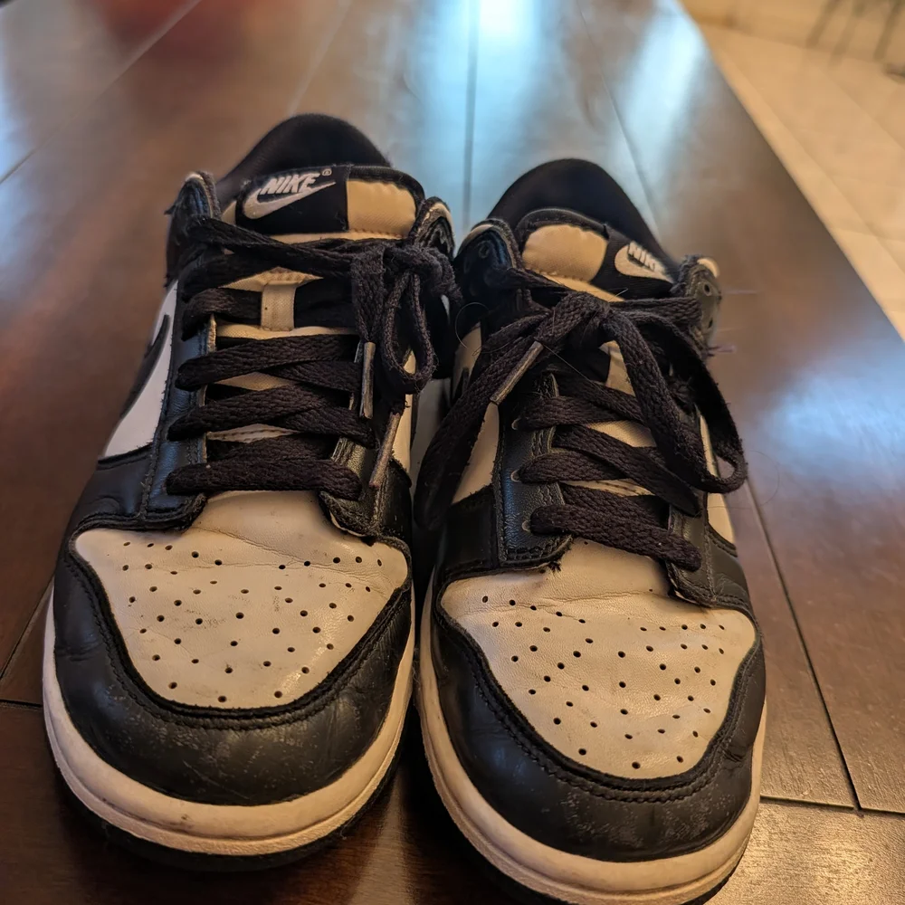 Size 7y (GS) - Nike Dunk Low Black‎ White